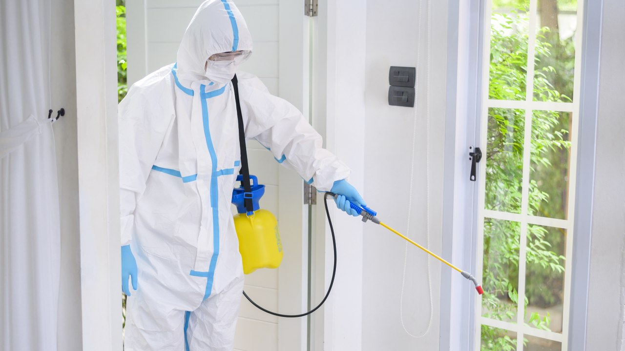 Sanitização e desinfecção profissional de ambientes